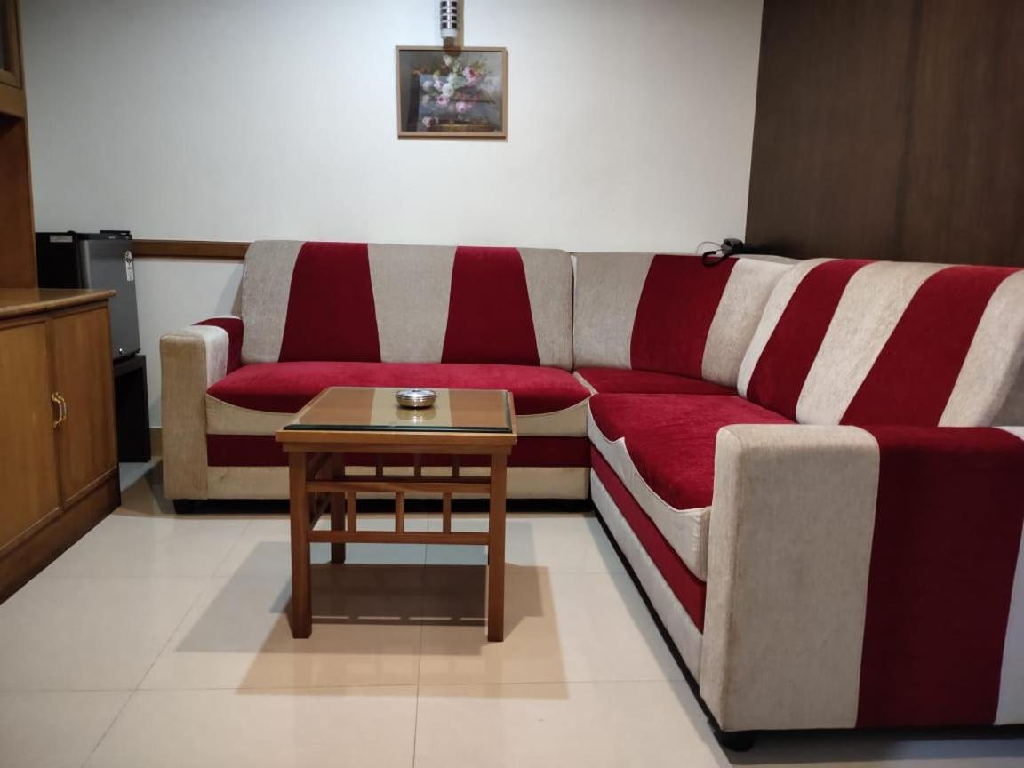 Hotel Western Gatz Theni Exterior photo