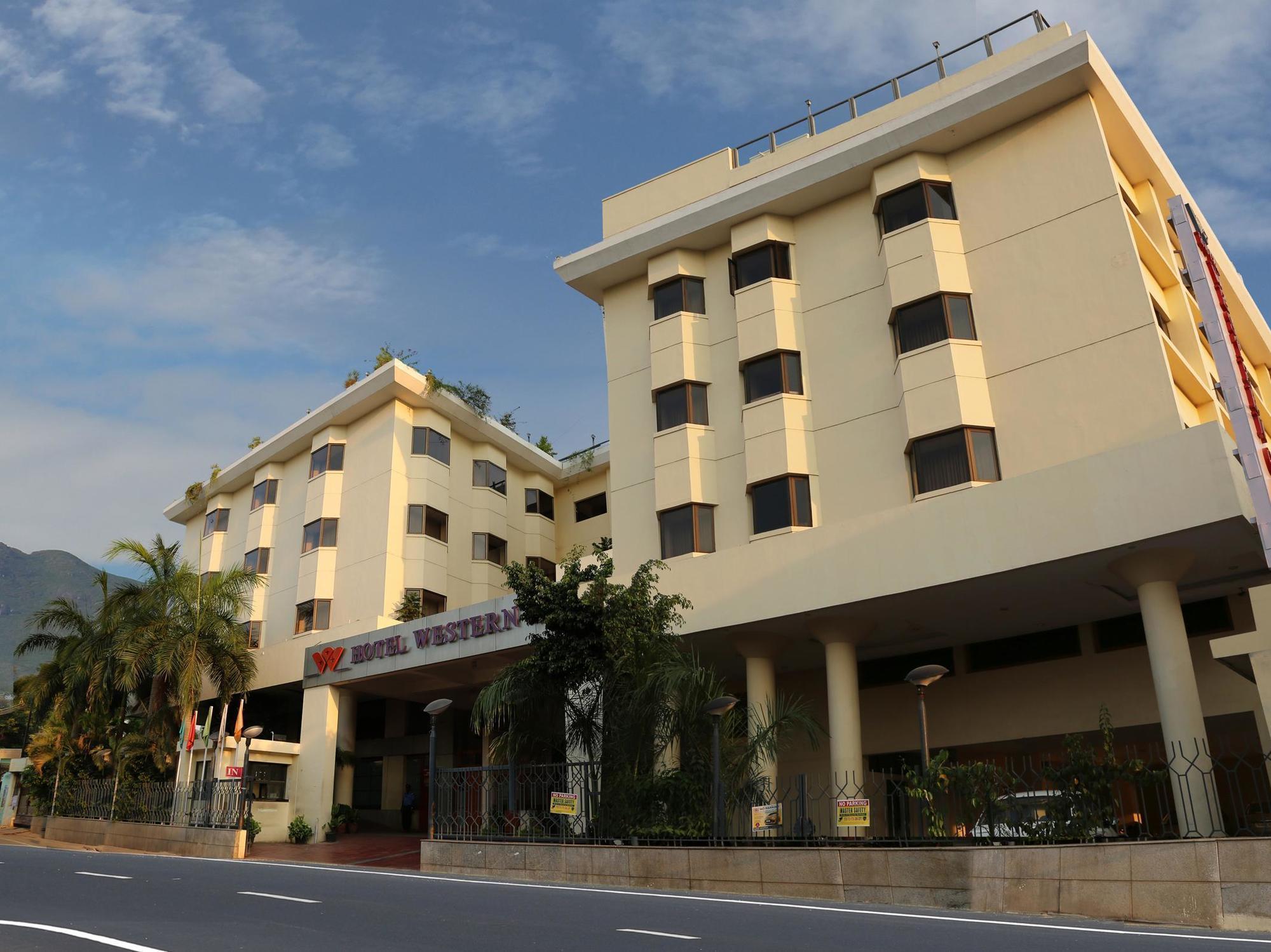 Hotel Western Gatz Theni Exterior photo